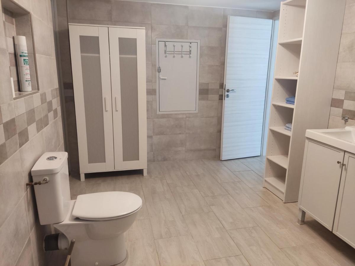 Charmant Studio A Castillon Du Gard, A Deux Pas Du Pont-Du-Gard Екстериор снимка