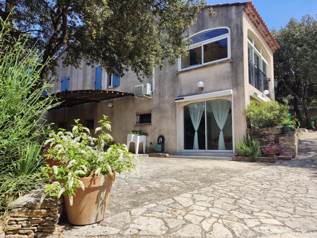 Charmant Studio A Castillon Du Gard, A Deux Pas Du Pont-Du-Gard Екстериор снимка